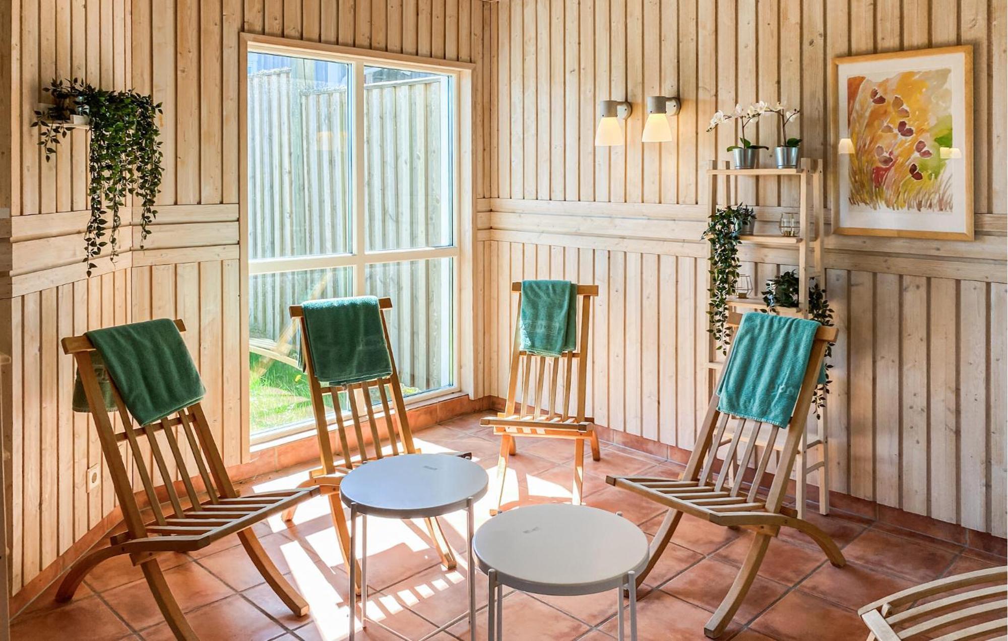 Lovely Home In Hok With Wifi Zewnętrze zdjęcie